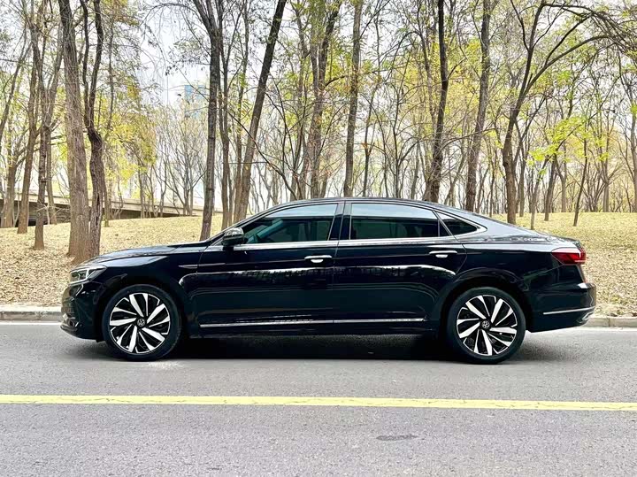 Фото 3 - Volkswagen Passat