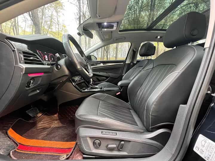 Фото 7 - Volkswagen Passat