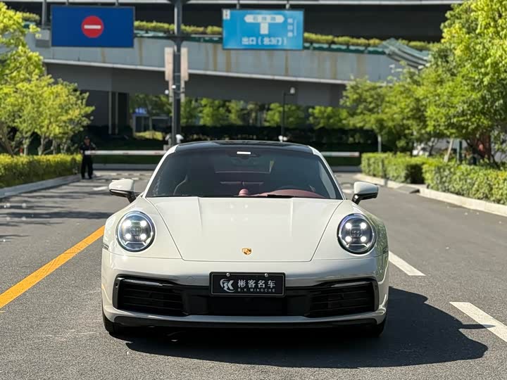 Фото 2 - Porsche 911