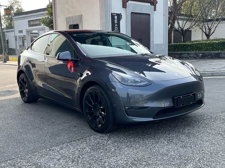 Фото 3 - Tesla Model Y