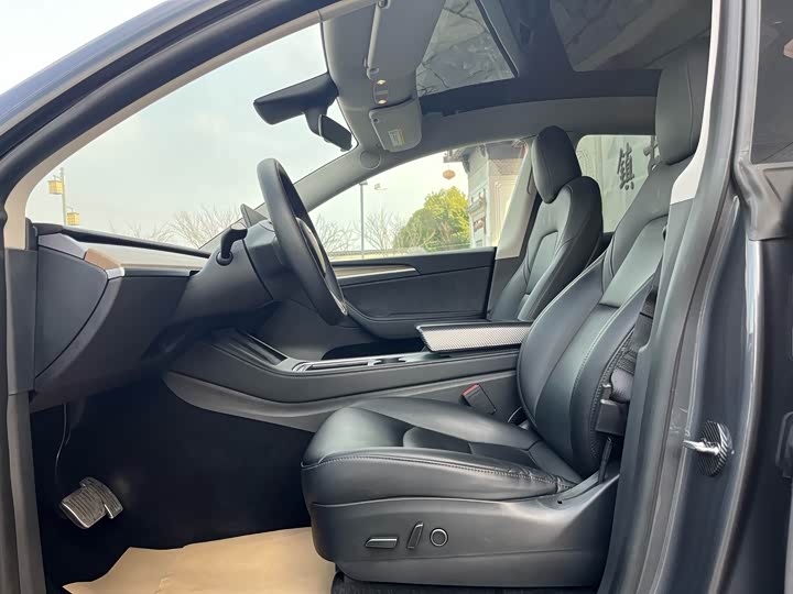 Фото 4 - Tesla Model Y