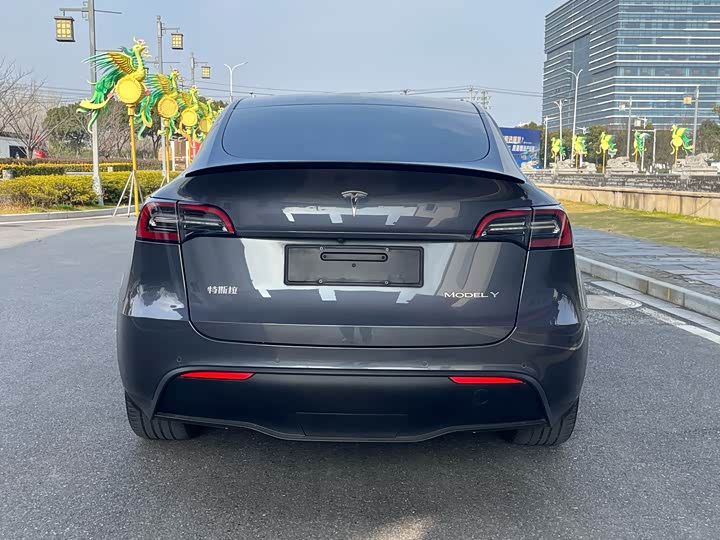 Фото 8 - Tesla Model Y