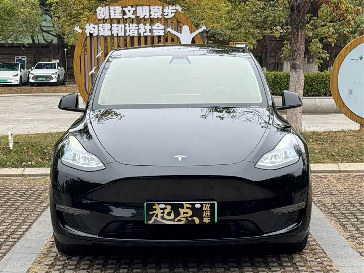 Фото 2 - Tesla Model Y