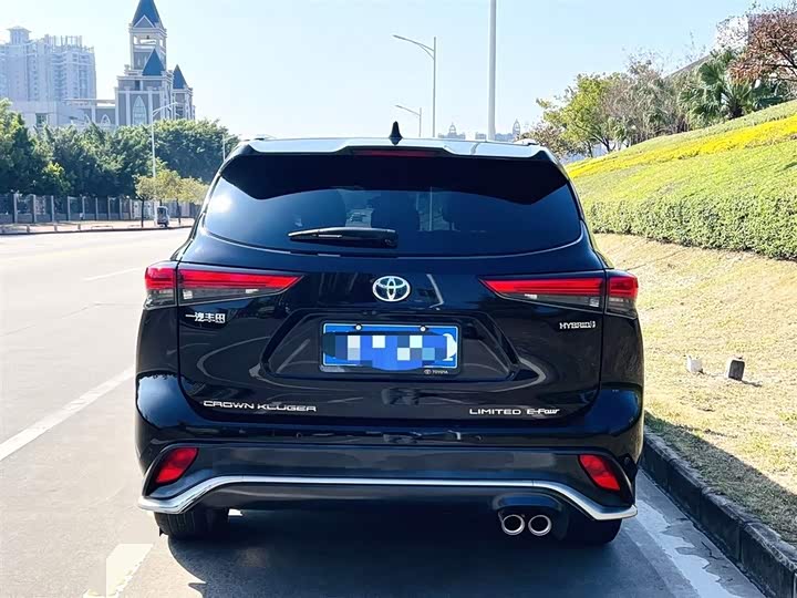 Фото 9 - Toyota Crown Kluger