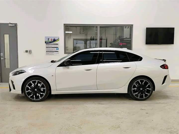 Фото 4 - BMW 2 Series