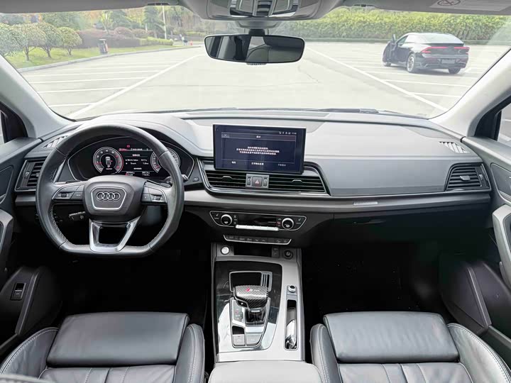 Фото 7 - Audi Q5L