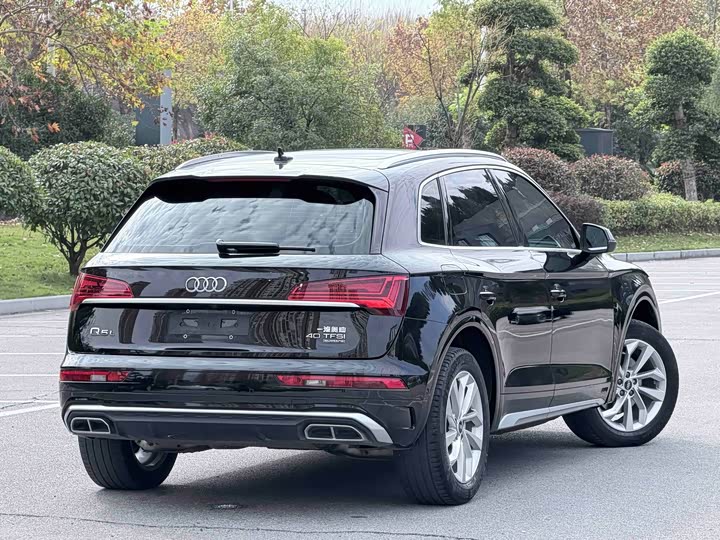Фото 8 - Audi Q5L