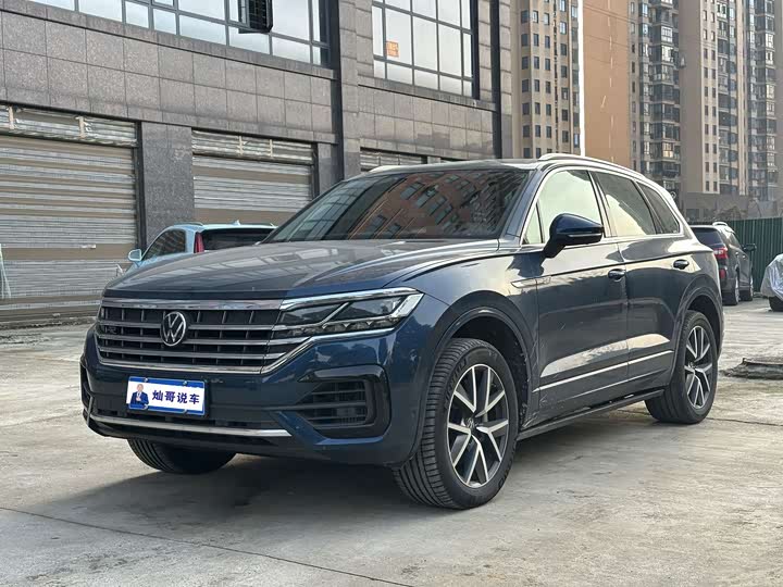 Фото 1 - Volkswagen Touareg