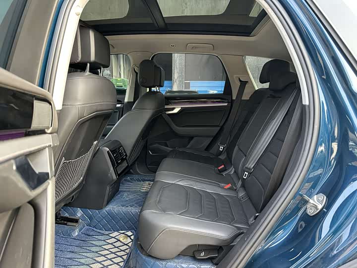 Фото 6 - Volkswagen Touareg