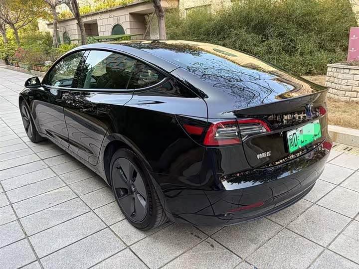 Фото 7 - Tesla Model 3