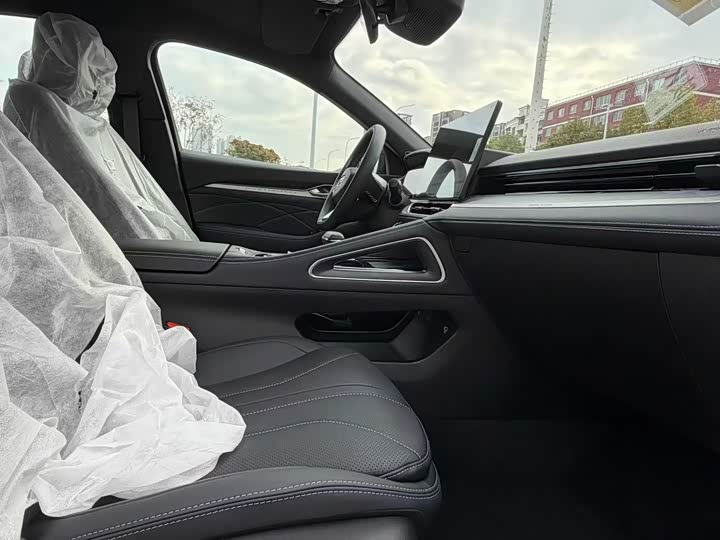 Photo 6 - Geely Preface