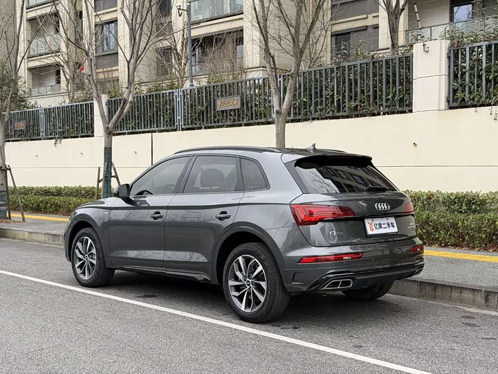 Фото 3 - Audi Q5L