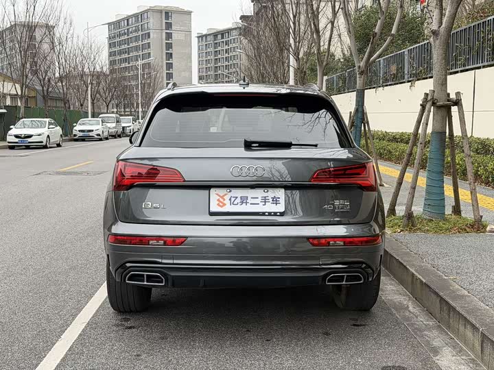 Фото 4 - Audi Q5L