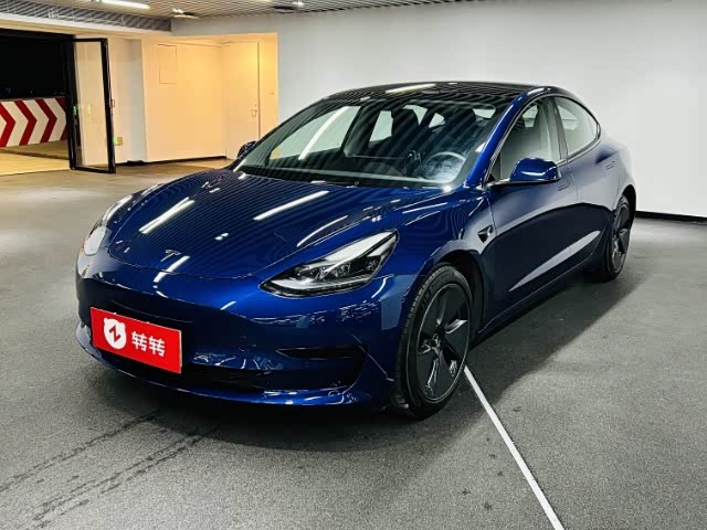 Фото 1 - Tesla Model 3