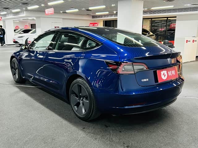 Фото 6 - Tesla Model 3