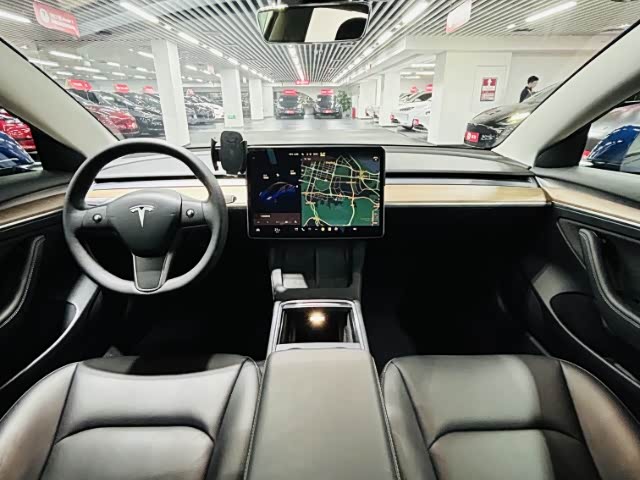 Фото 9 - Tesla Model 3
