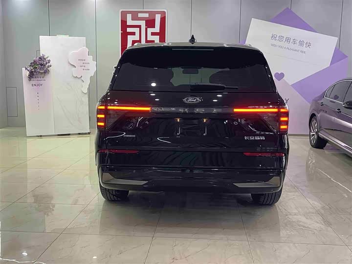 Фото 4 - Ford Edge