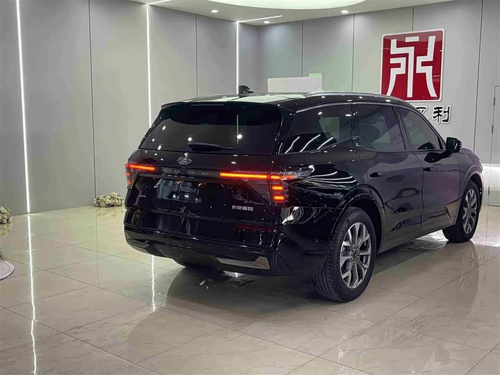 Фото 5 - Ford Edge