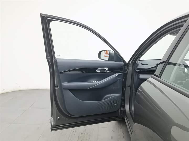 Фото 8 - Geely Galaxy E5