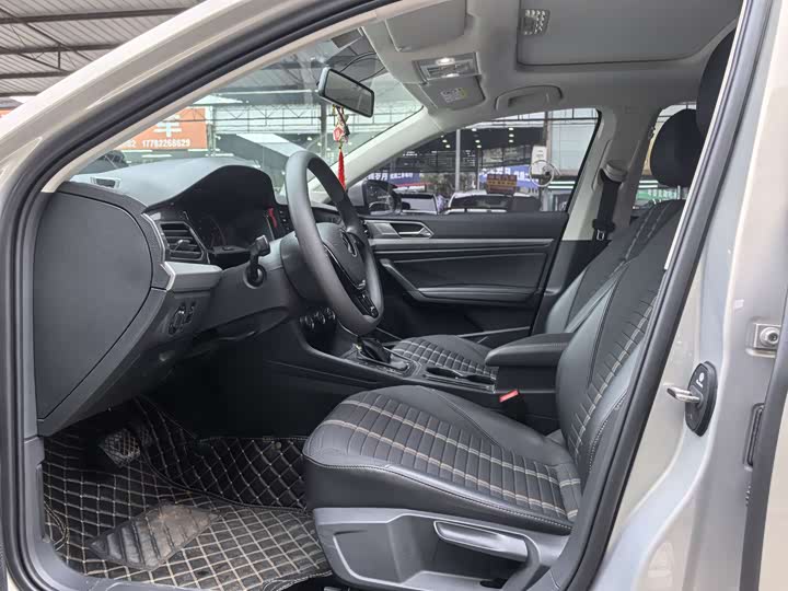 Фото 4 - Volkswagen Lavida