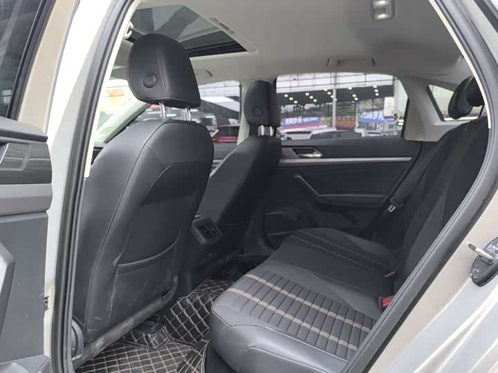 Фото 6 - Volkswagen Lavida