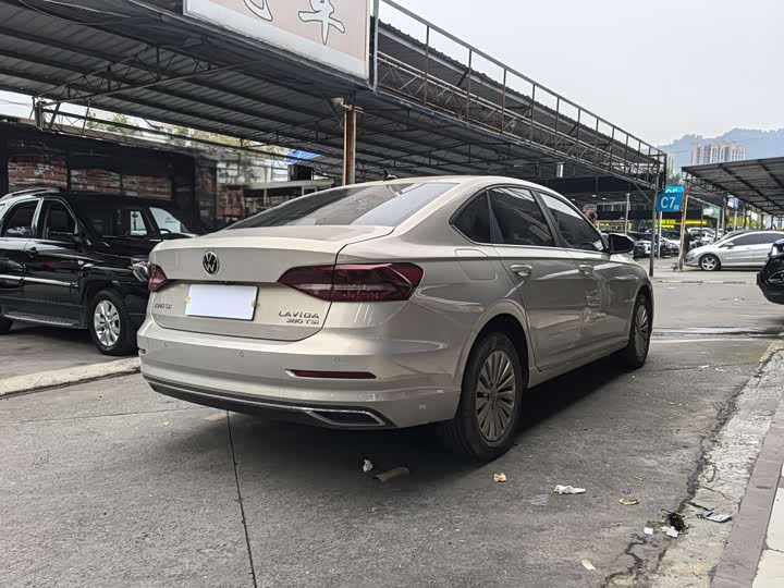 Фото 9 - Volkswagen Lavida