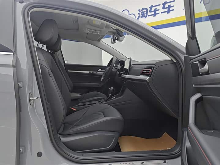 Фото 8 - Volkswagen Lavida