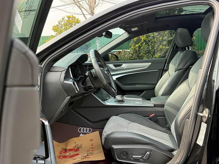 Фото 5 - Audi A6L