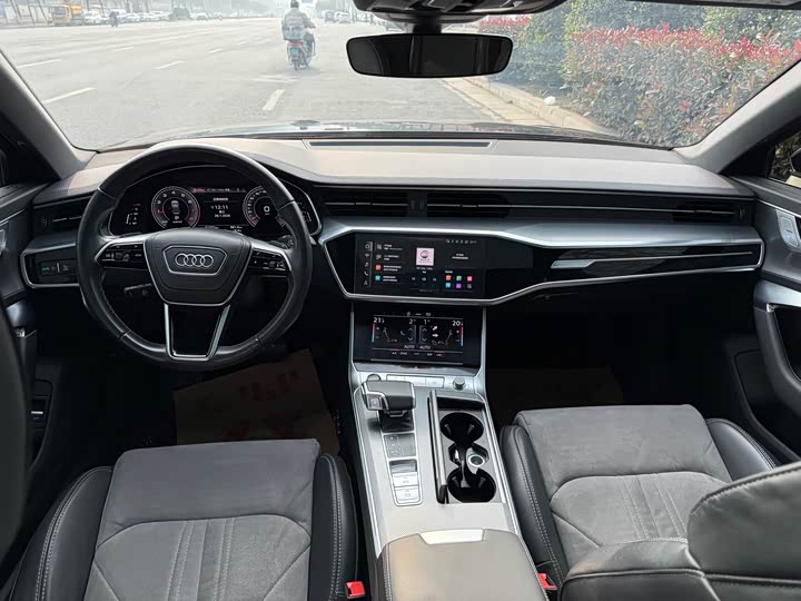 Фото 6 - Audi A6L