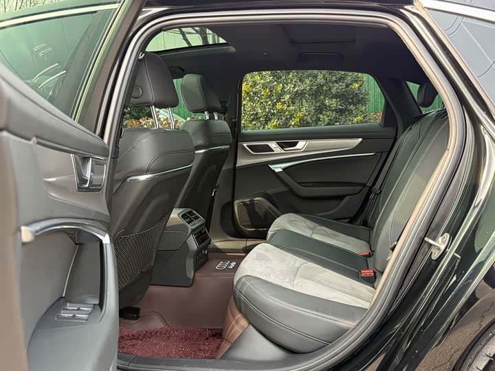 Фото 7 - Audi A6L