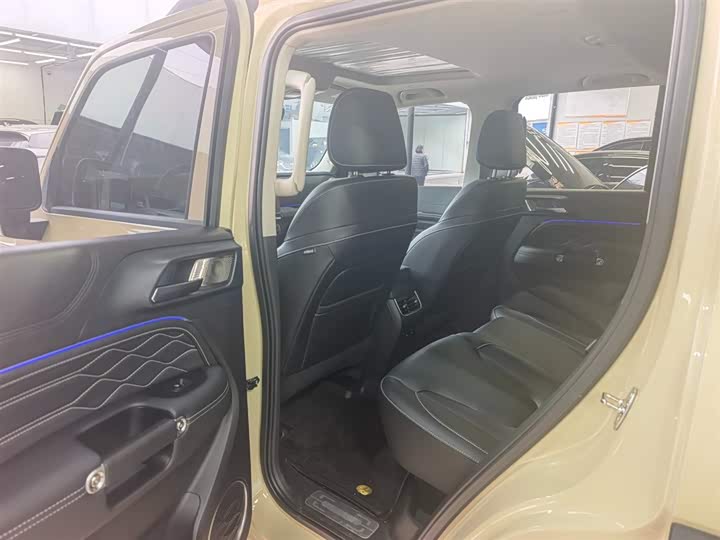 Фото 6 - Tank 300