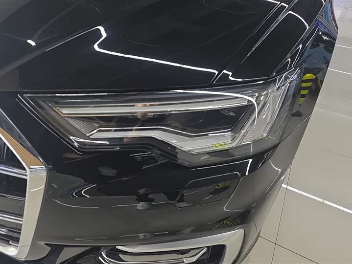 Фото 5 - Audi A6L