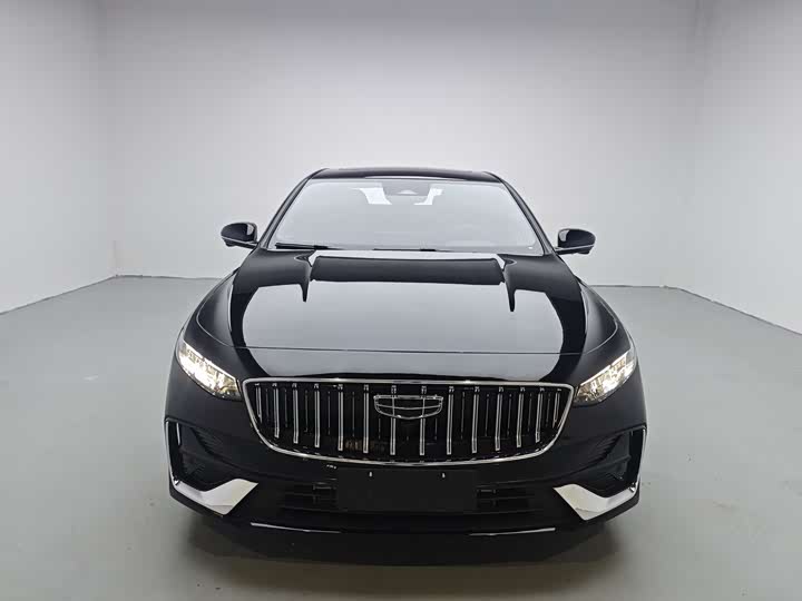 Фото 2 - Geely Preface