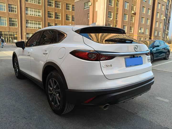 Фото 6 - Mazda CX-4