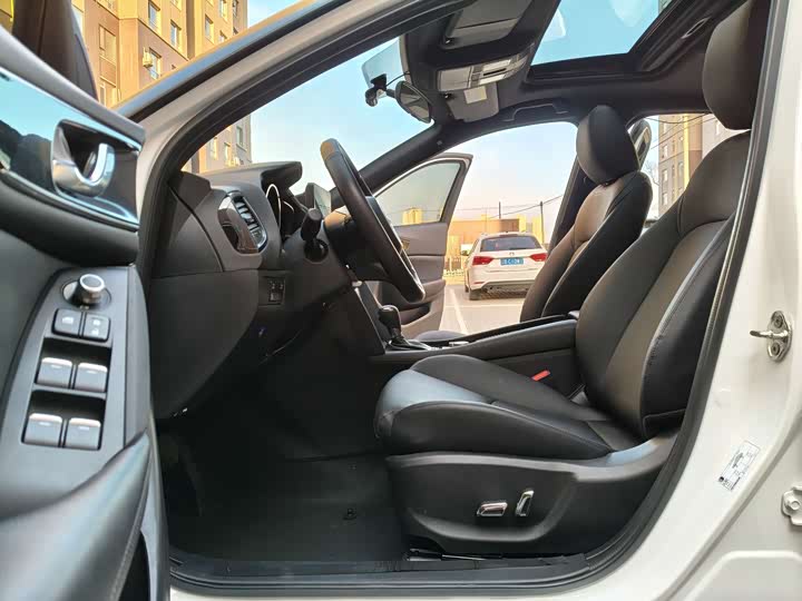 Фото 8 - Mazda CX-4