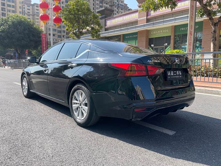 Фото 7 - Nissan Teana