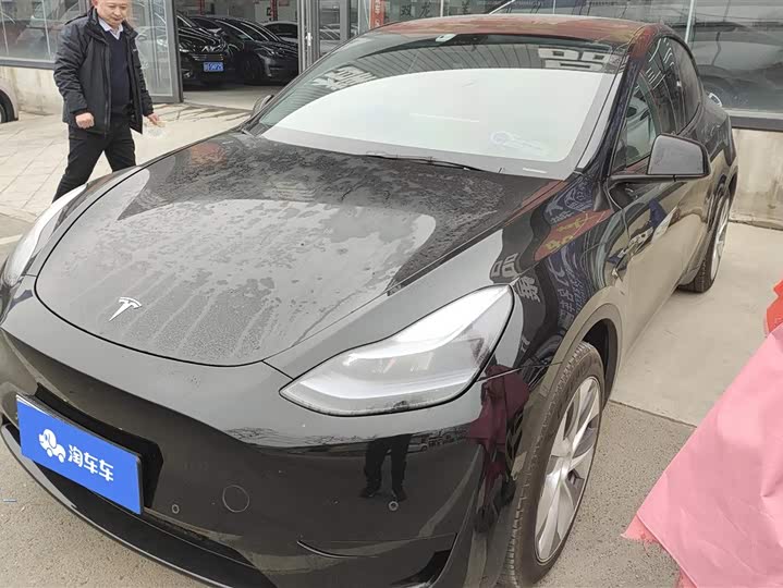 Фото 1 - Tesla Model Y