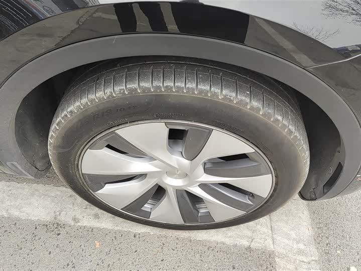 Фото 6 - Tesla Model Y