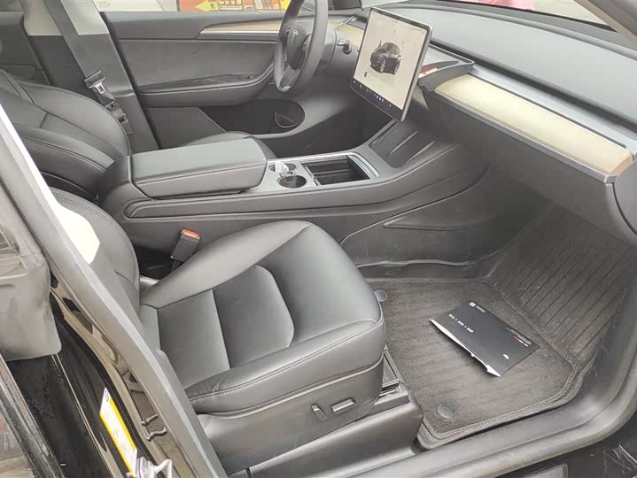 Фото 8 - Tesla Model Y