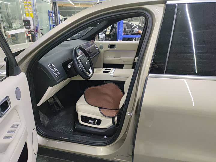 Фото 6 - LiXiang L9