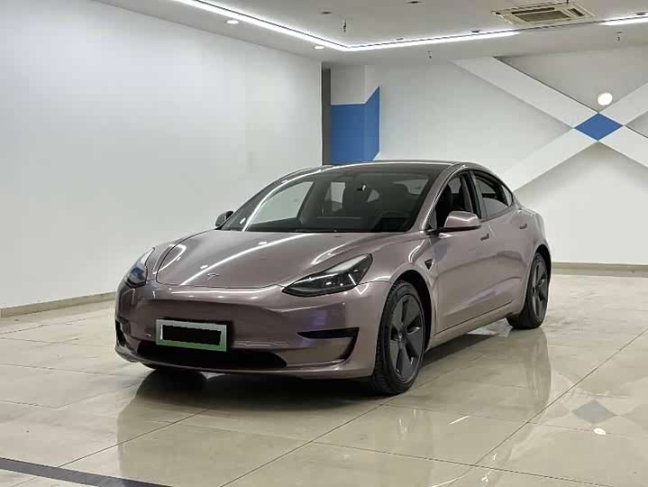 Фото 1 - Tesla Model 3
