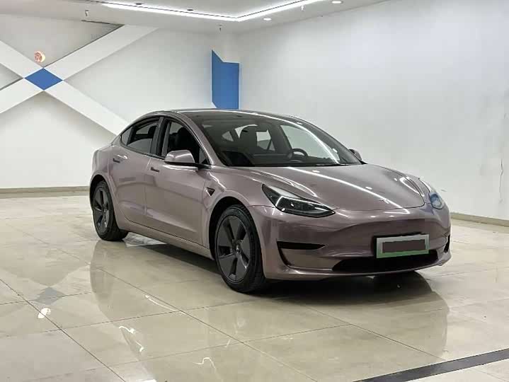 Фото 3 - Tesla Model 3