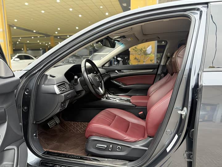 Фото 7 - Honda Accord