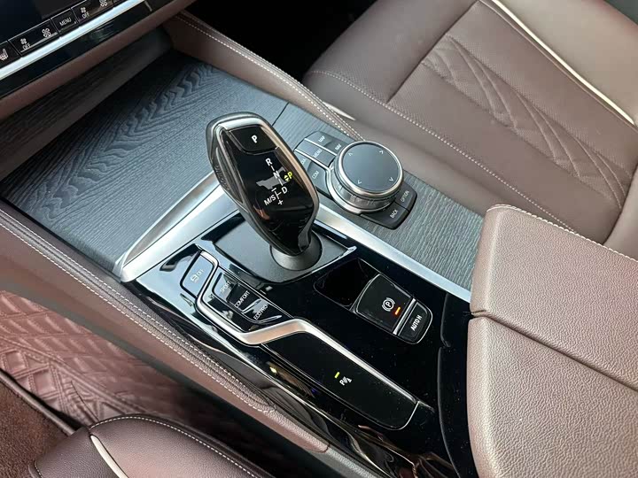 Фото 9 - BMW 5 Series