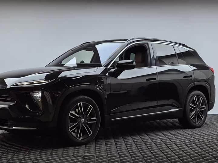 Фото 1 - Nio ES6