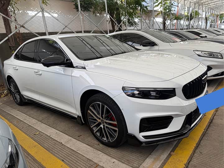 Фото 3 - Geely Preface