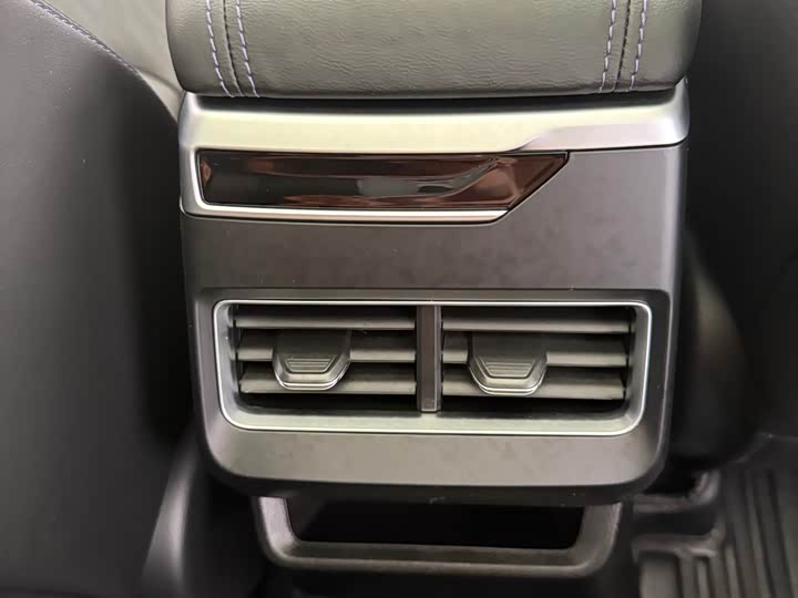 Фото 6 - Geely Preface