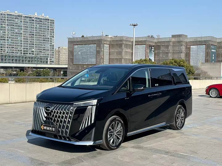 Фото 1 - GAC Trumpchi M8