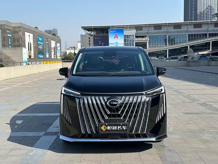 Фото 2 - GAC Trumpchi M8