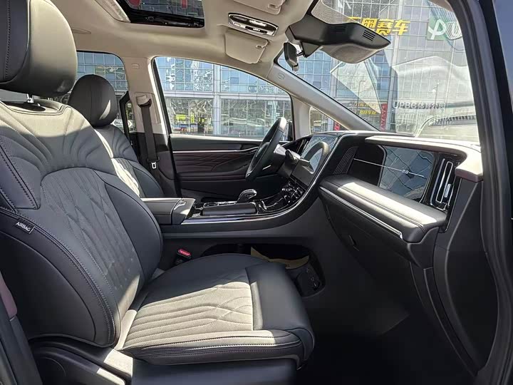 Фото 8 - GAC Trumpchi M8